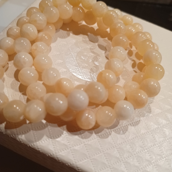 Yellow Crystal Quartz Natural Stone Yoga Bracelet in 8mm Polished Beads - Picture 3 of 4